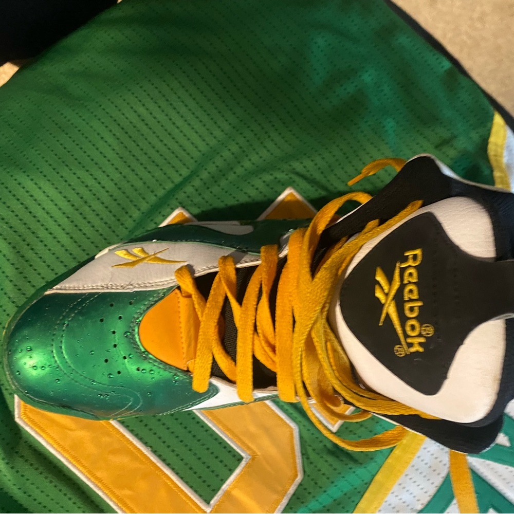 Reebok Green and White Sneakers Kamikaze size12 with Shawn kemp throwback jersey - Picture 2 of 4